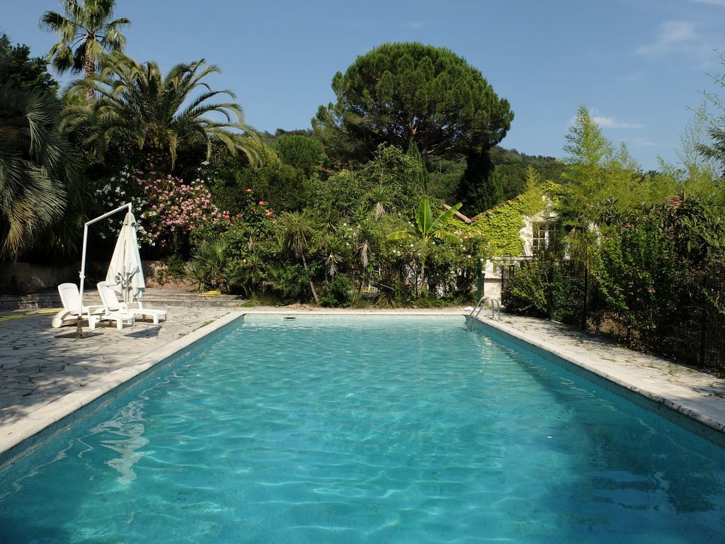 Residencia de 4 habitaciones en Auribeau-sur-siagne